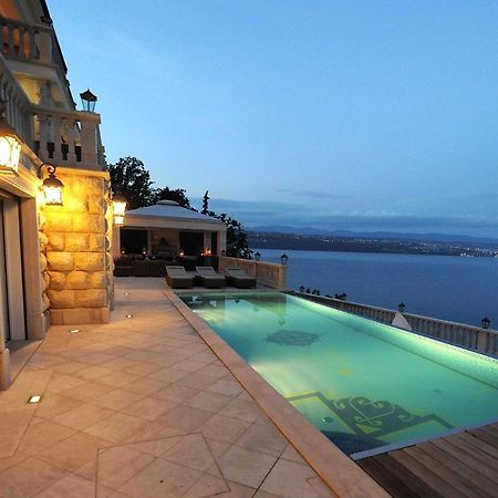 Villa Isabella - Luxury With Style Right Next To The Beach, Private Pool And Sea View Opatija Exterior foto