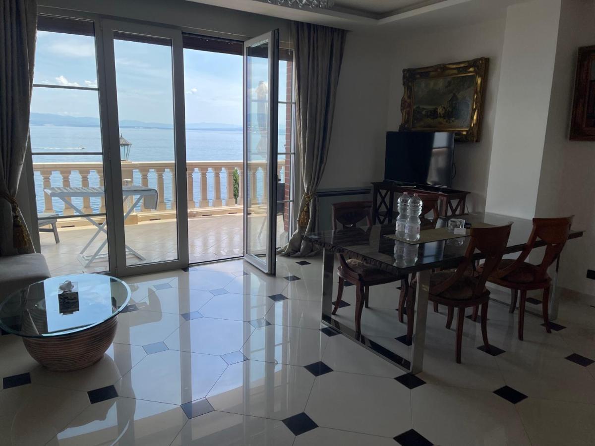 Villa Isabella - Luxury With Style Right Next To The Beach, Private Pool And Sea View Opatija Exterior foto