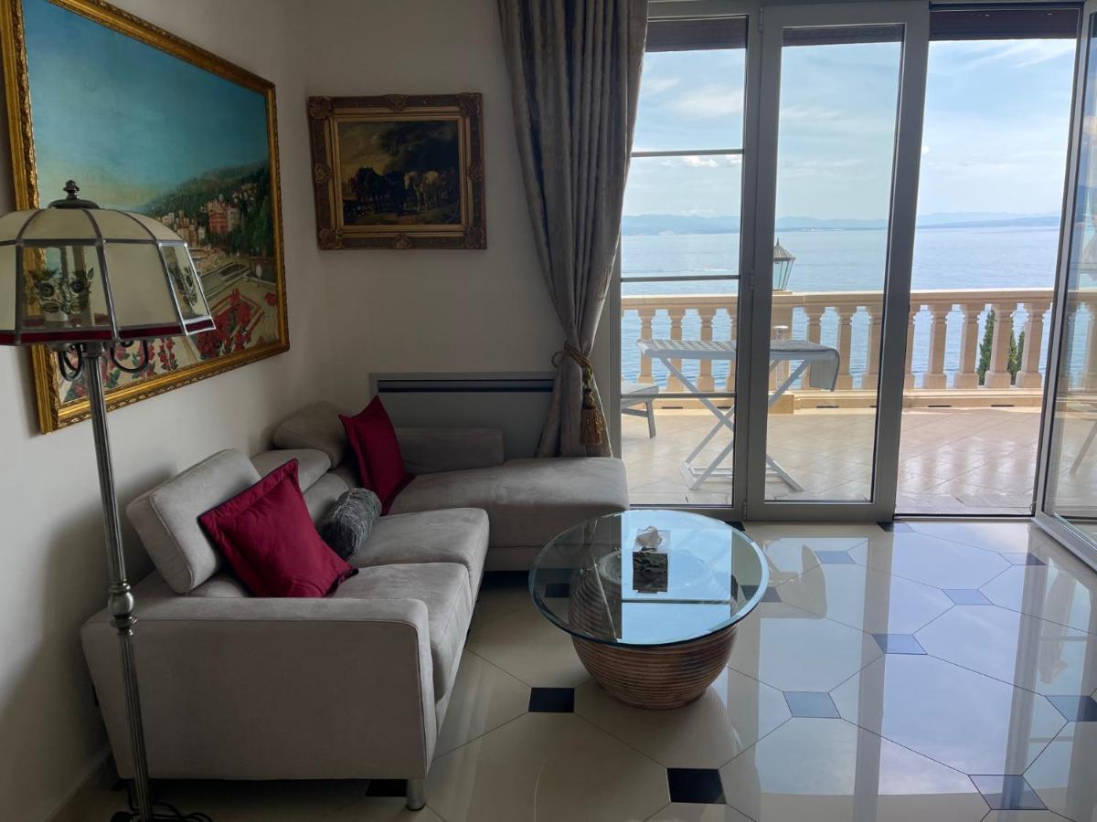 Villa Isabella - Luxury With Style Right Next To The Beach, Private Pool And Sea View Opatija Exterior foto