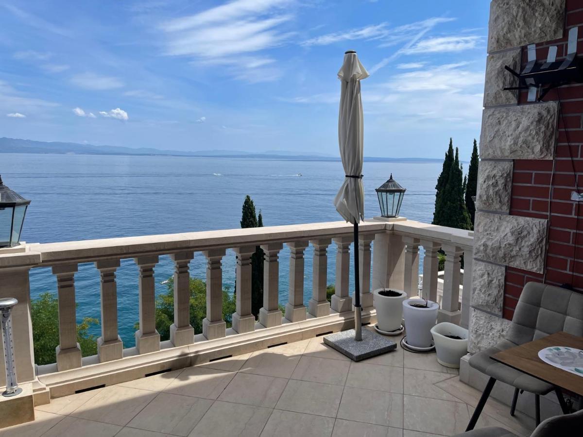 Villa Isabella - Luxury With Style Right Next To The Beach, Private Pool And Sea View Opatija Exterior foto